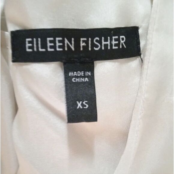 Eileen Fisher Ivory Sleeveless Relaxed Fit 100% Silk Blouse Pockets Size XS - Picture 6 of 8